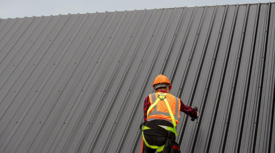 Professional gutter cleaning in Luxora, AR
